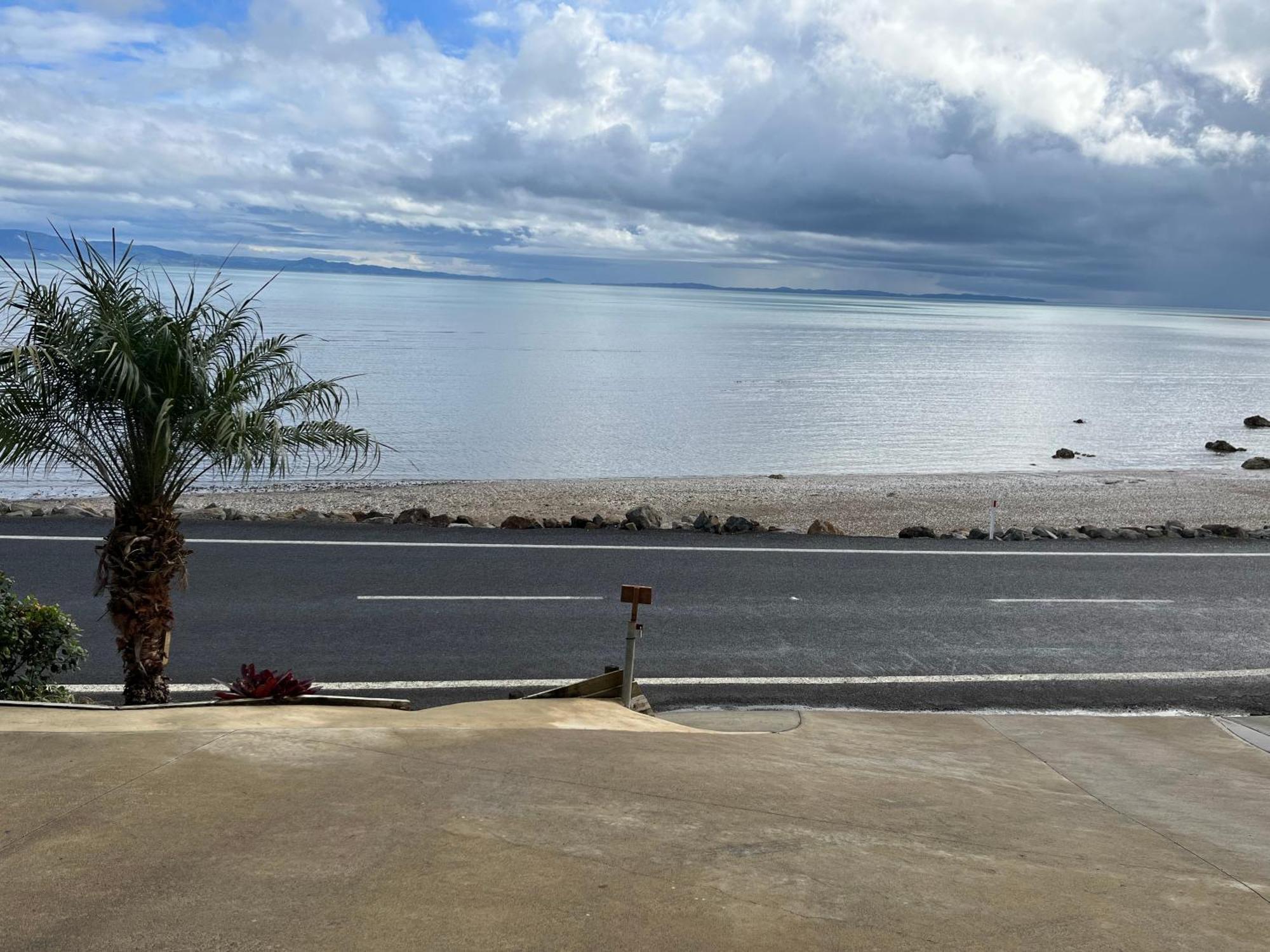 Te Mata Bay Seaviews Bed & Breakfast Tapu Bagian luar foto